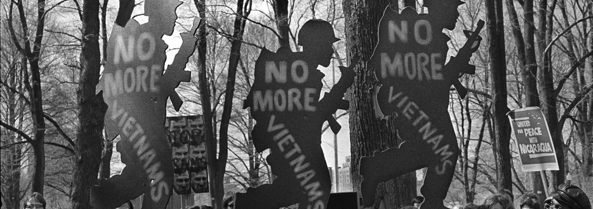 people protesting vietnam